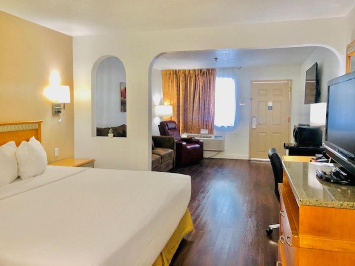 Surestay Plus Hotel By Best Western Albuquerque I-40 Eubank Bagian luar foto